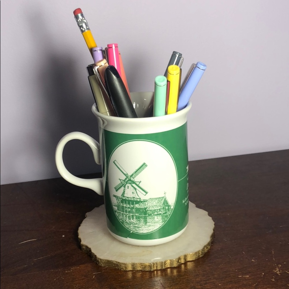 💚3/$13 VTG Narrow De Kat mug
